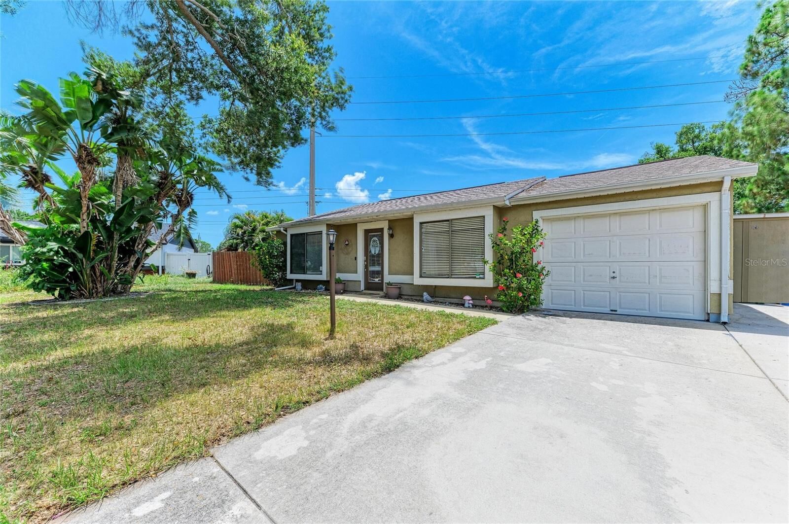 Property Photo:  2226 Lockwood Meadows Drive  FL 34234 
