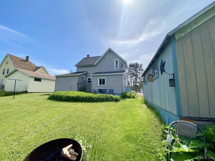 Property Photo:  58755 US 41 Highway  MI 49913 