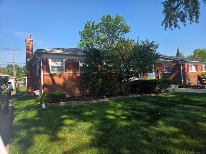 Property Photo:  24645 Raven Avenue Avenue  MI 48021 