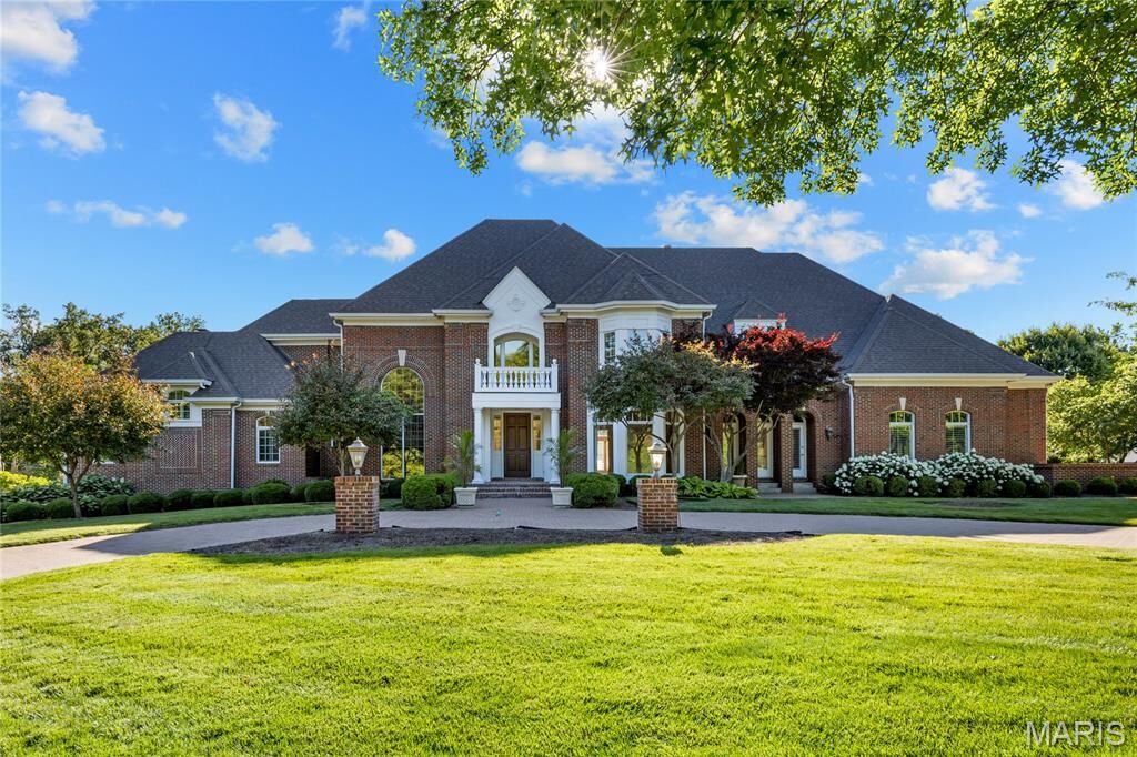Property Photo:  41 Manderleigh Estate  MO 63131 