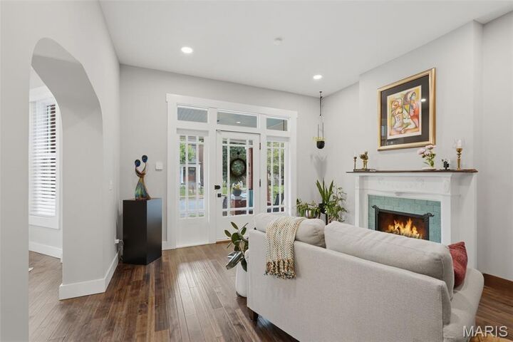 Property Photo:  4225 Maryland Avenue  MO 63108 