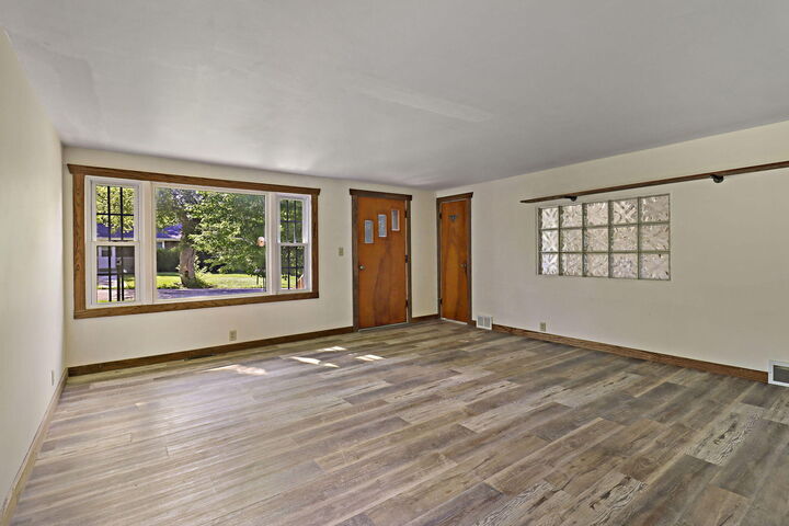 Property Photo: N6592 Lorraine Rd WI 53115