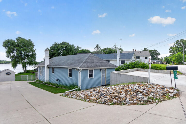 Property Photo: 298 Ackerson Lake Drive MI 49201
