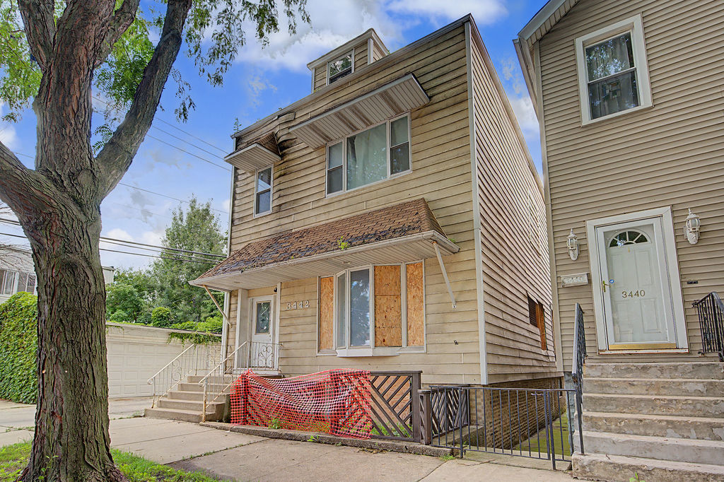 Property Photo:  3442 S Lowe Avenue  IL 60616 