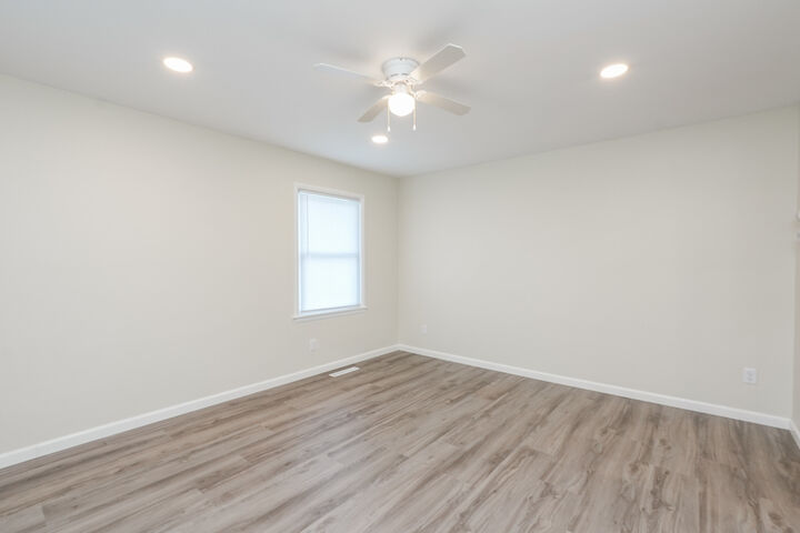 Property Photo: 260 N Clinton Avenue IL 60915