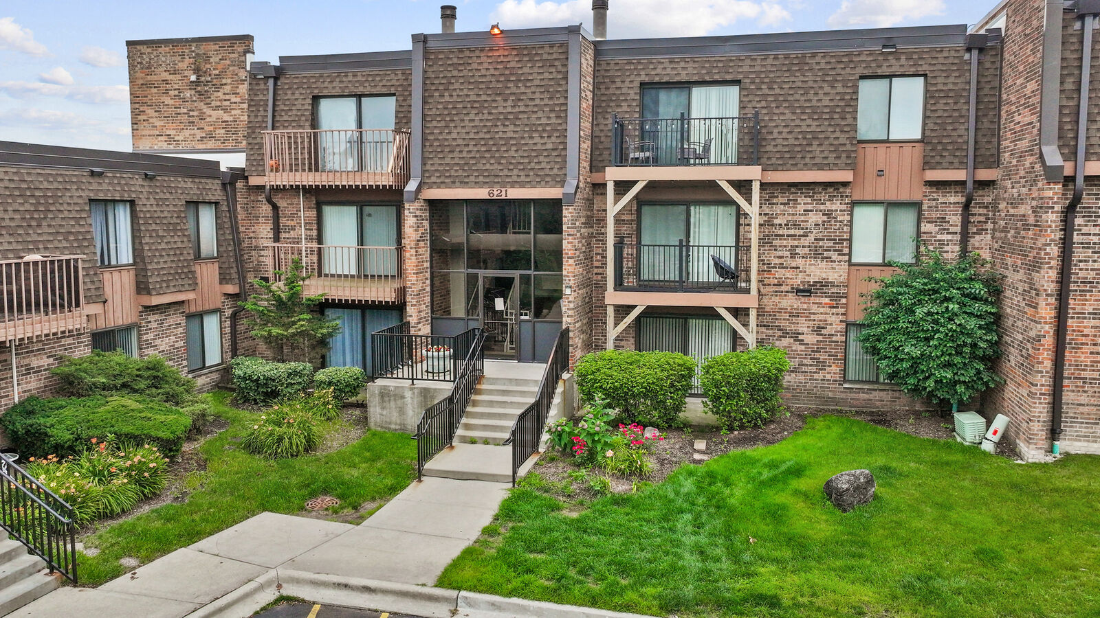 Property Photo:  621 Tralee Court 3C  IL 60193 