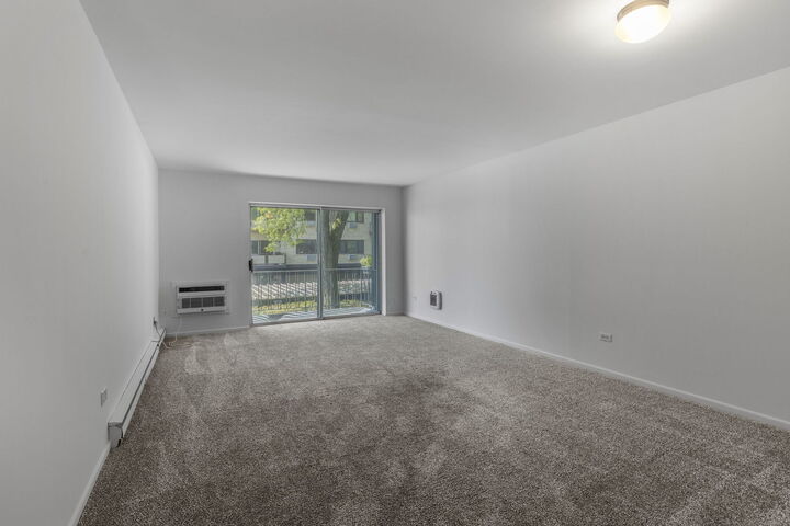 Property Photo:  1321 W Birchwood Avenue 206  IL 60626 