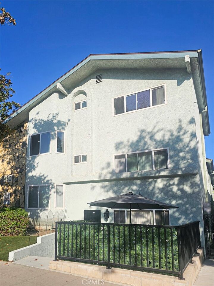 Property Photo:  430 E Valencia Avenue D  CA 91501 