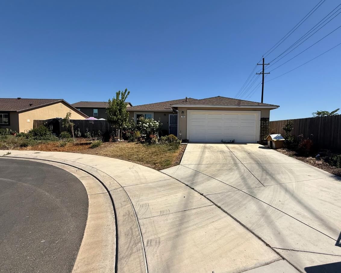 Property Photo:  794 Dean Court  CA 95341 