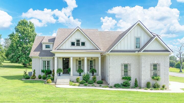 Property Photo: 204 Green Hills Dr TN 37160