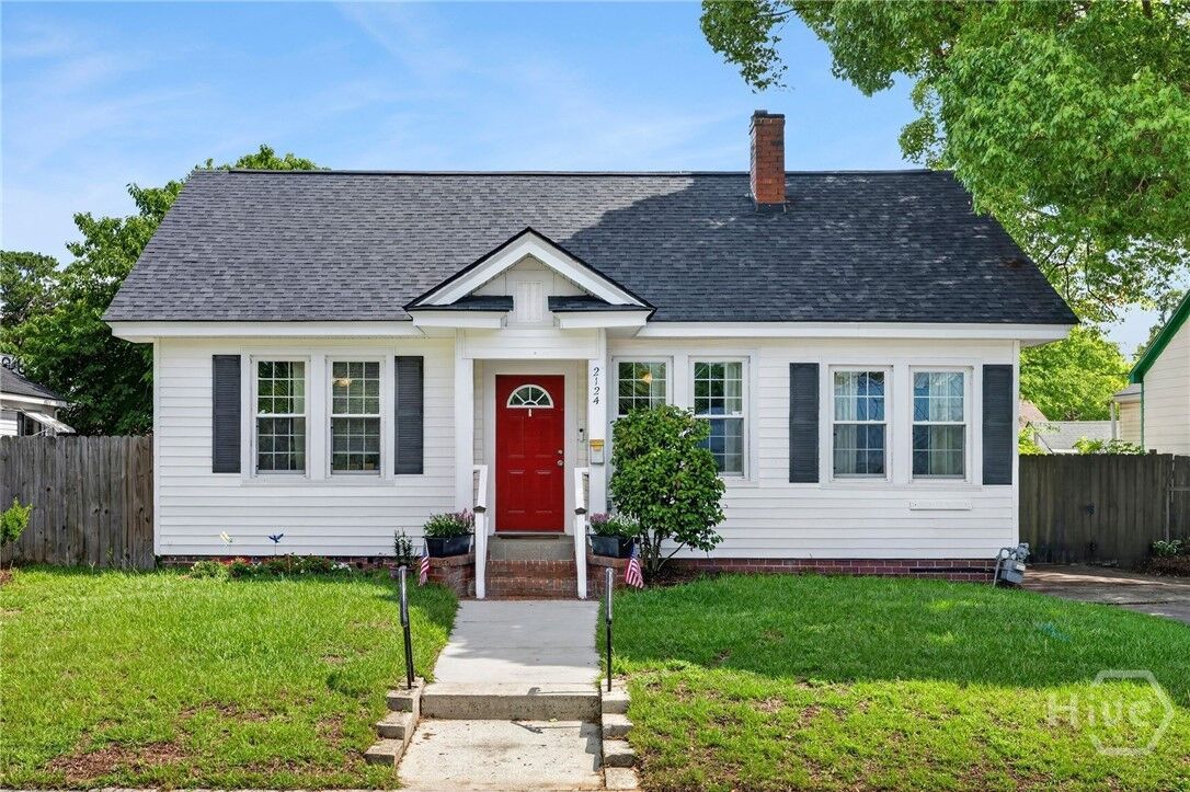 Property Photo:  2124 E 39th Street  GA 31404 