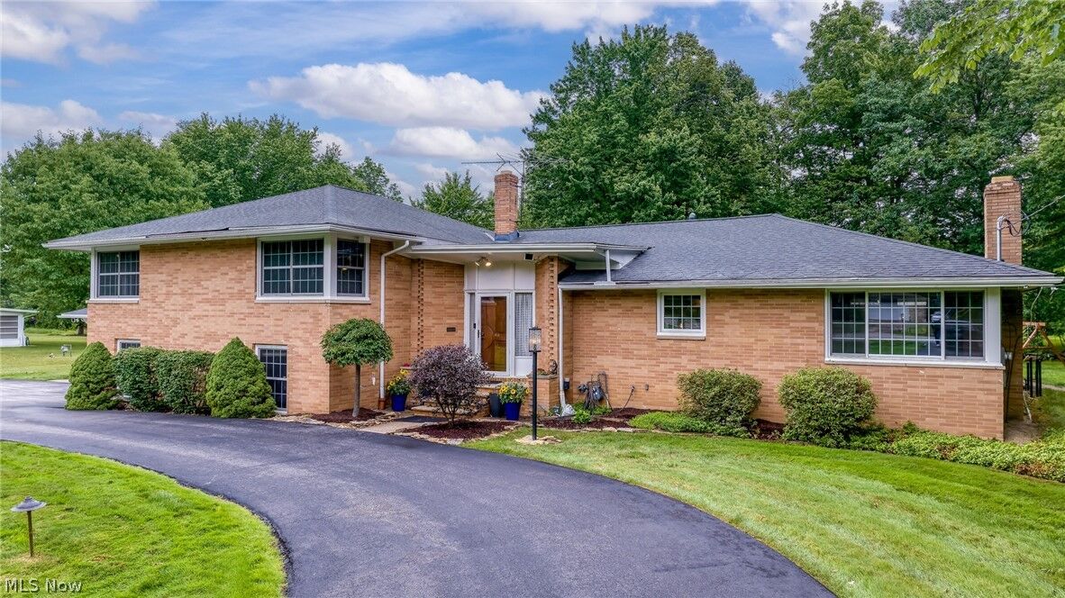 Property Photo: 3819 Brainard Road OH 44122