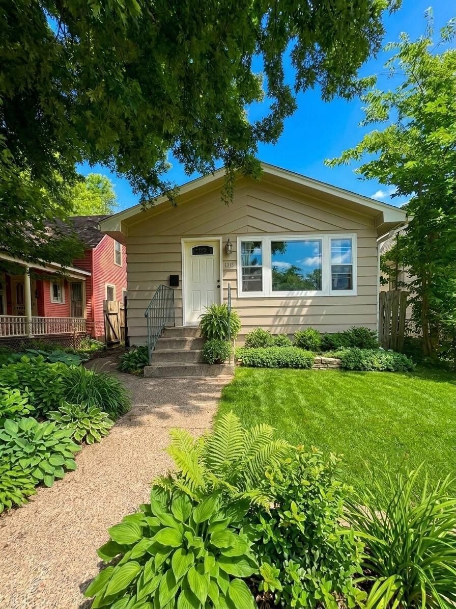 Property Photo:  1315 Buchanan Street NE  MN 55413 