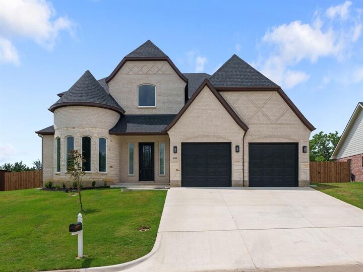 Property Photo: 4318 Peachtree Lane TX 75020