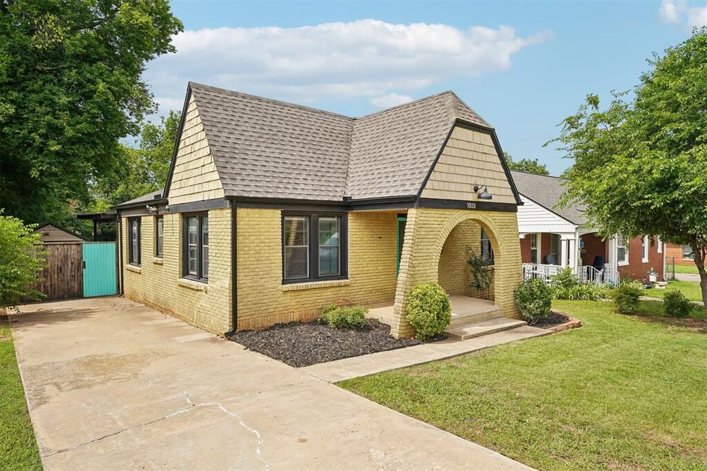 Property Photo:  1928 NW 37th Street  OK 73118 