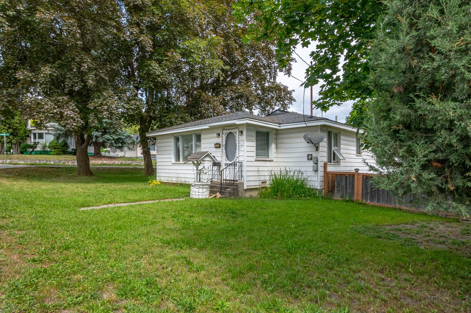 Property Photo: 729 Stanley Avenue BC V0E 1V1