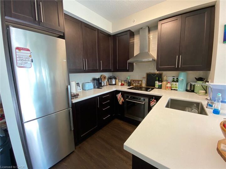 Property Photo:  2093 Fairview Street 1106  ON L7R 0E6 