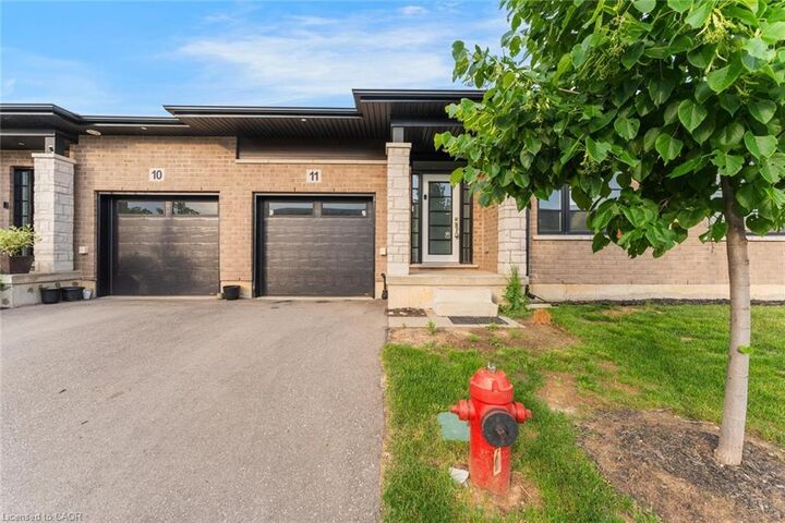 Property Photo: 550 Grey Street 11 ON N3S 0C4