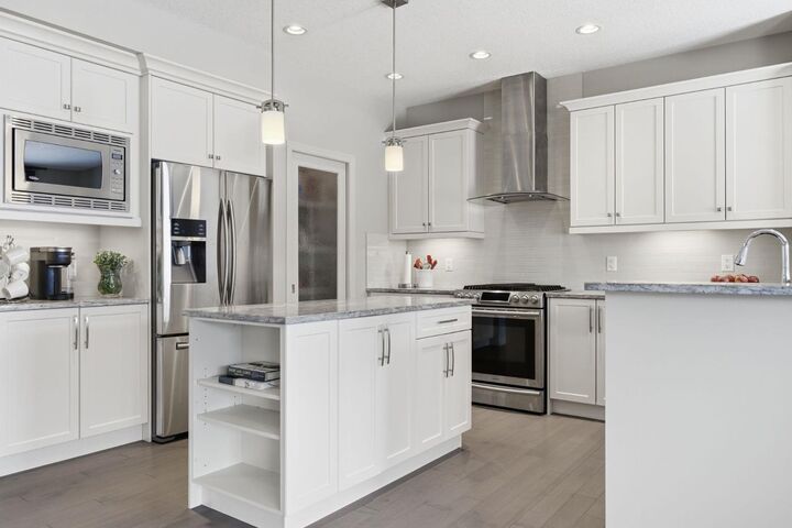 Property Photo:  132 Sundown Way  AB T4C 2M6 