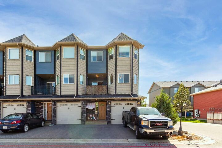 879 Mt Sundance Manor W — photo 1