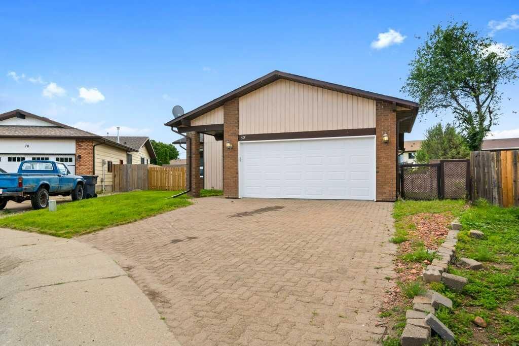 Property Photo:  82 Ross Haven Court SE  AB T1B 2Y8 