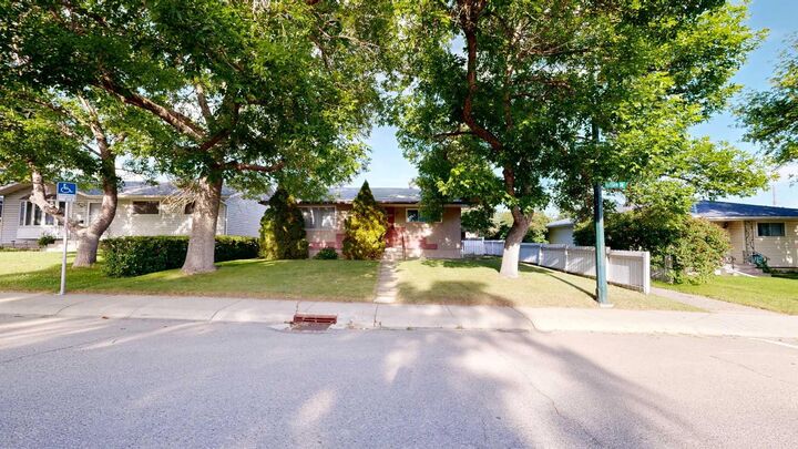 Property Photo: 1424 Radisson Drive SE AB T2A 1Z4