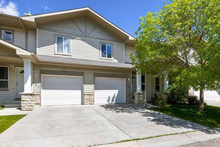 155 Citadel Meadow Gardens NW — photo 1