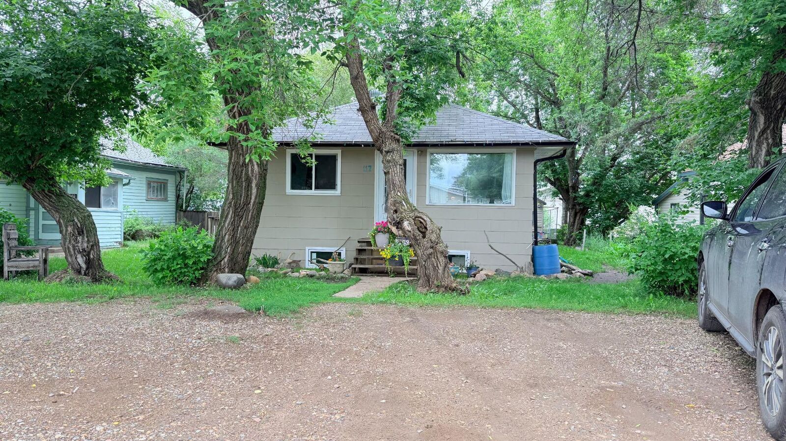 Property Photo:  117 2 Street W  SK S0M 1H0 