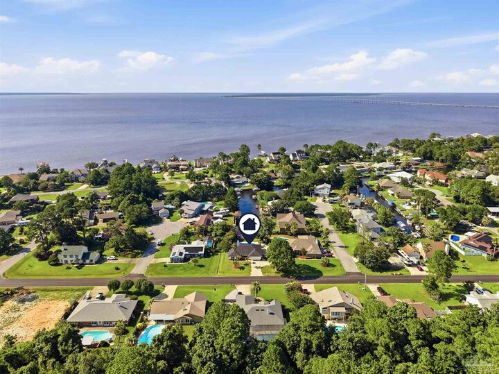 Property Photo:  2952 Duke Dr  FL 32563 