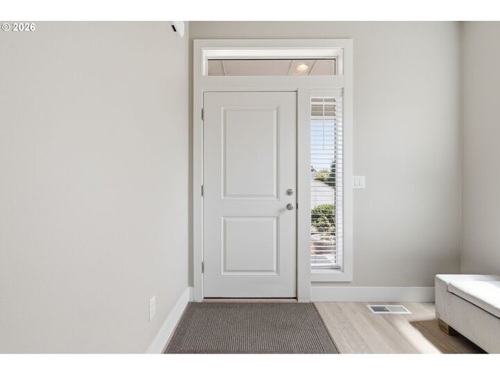 Property Photo:  3096 Highway 101 N  OR 97138 