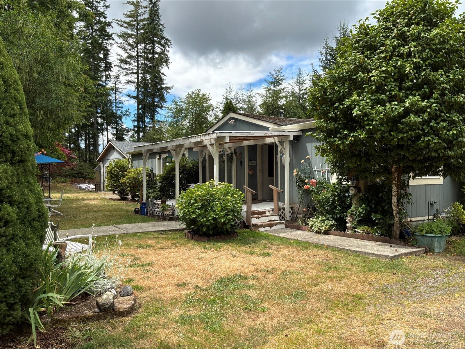 Property Photo: 131 E Midnight Court WA 98524