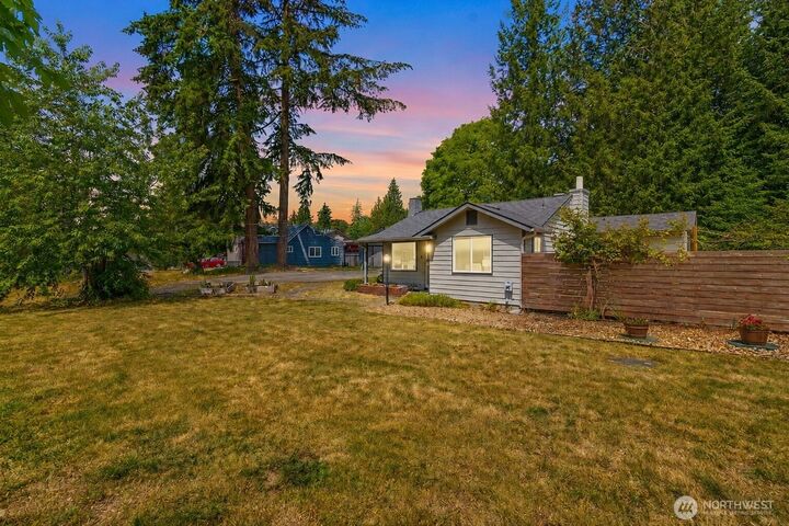 Property Photo:  1248 S 129th Street  WA 98168 
