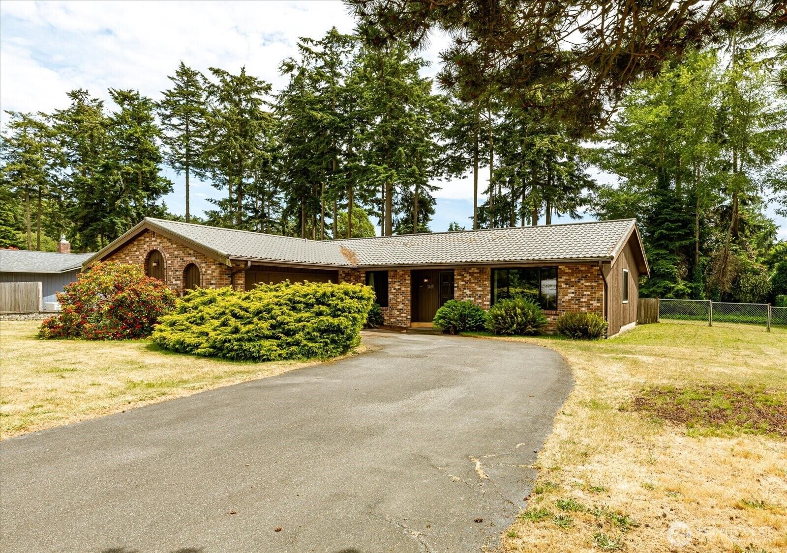 Property Photo:  2047  Pine Wood Way  WA 98277 
