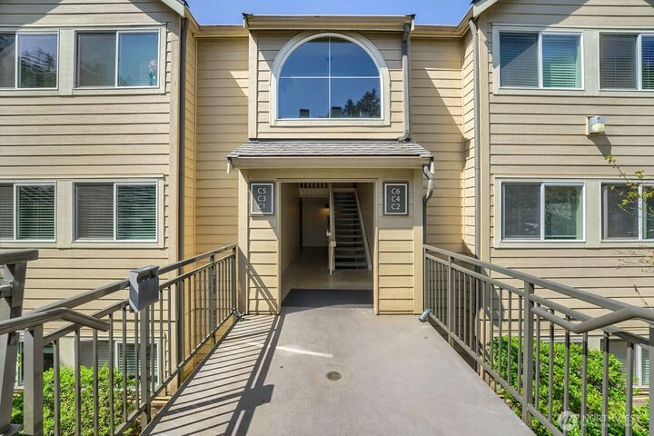 Property Photo:  3811  130th Lane SE C3  WA 98006 