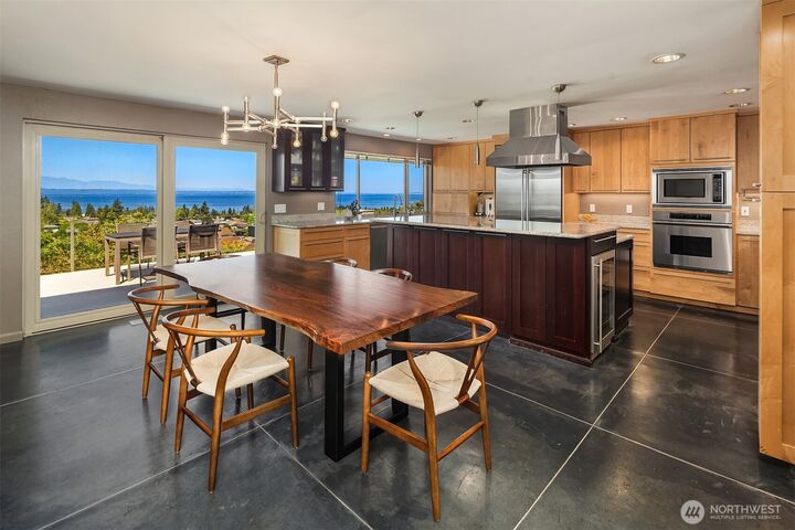 Property Photo:  227  Highland Drive  WA 98020 