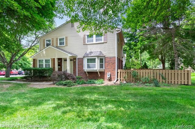Property Photo:  1634 Brentwood Drive  MI 48098 
