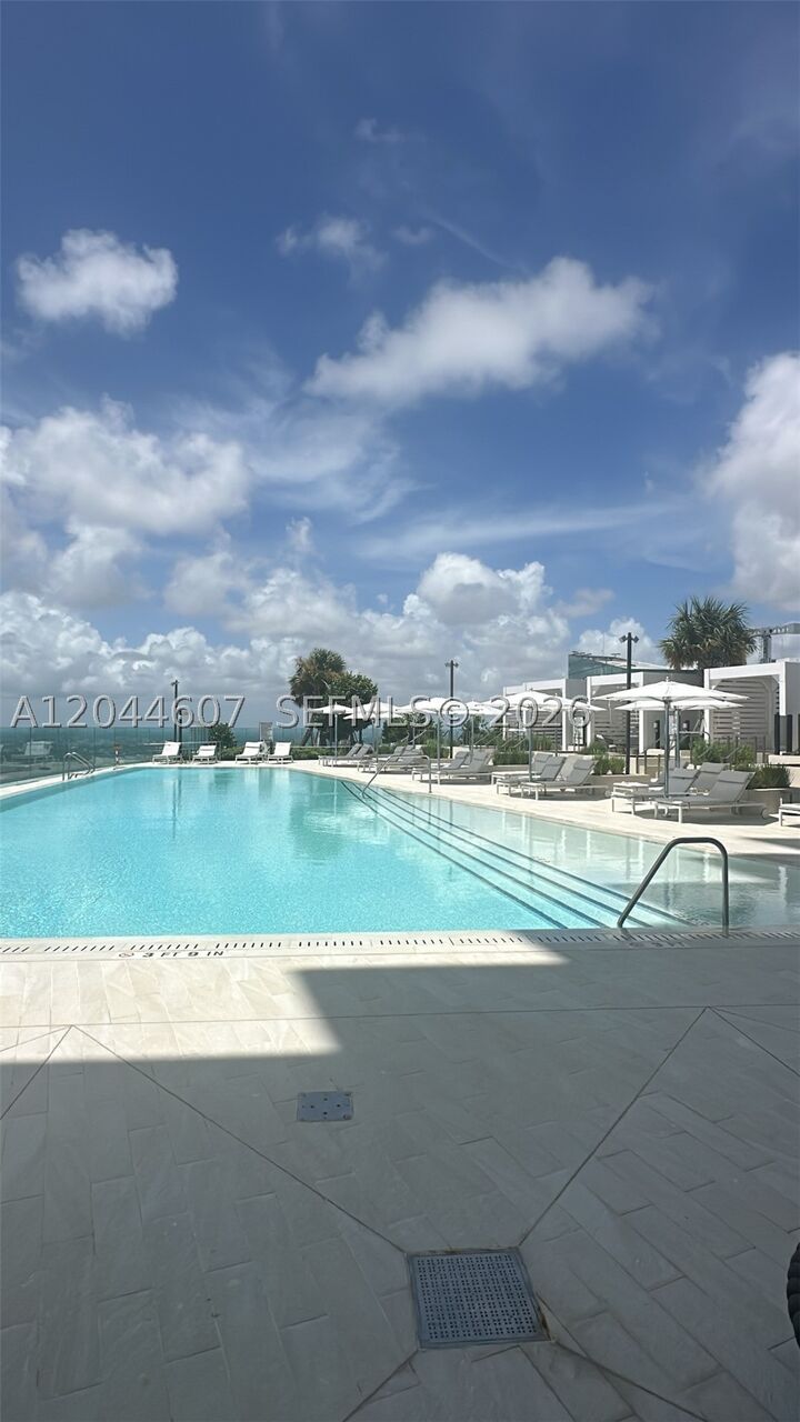 Property Photo: 300 Biscayne Blvd Way 1909 FL 33131