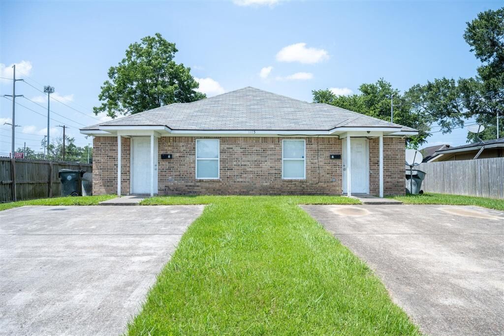 Property Photo:  1105 Sage Drive A  LA 70607 