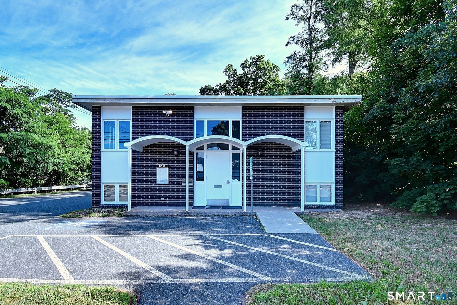 Property Photo:  21 Middle Turnpike East  CT 06040 