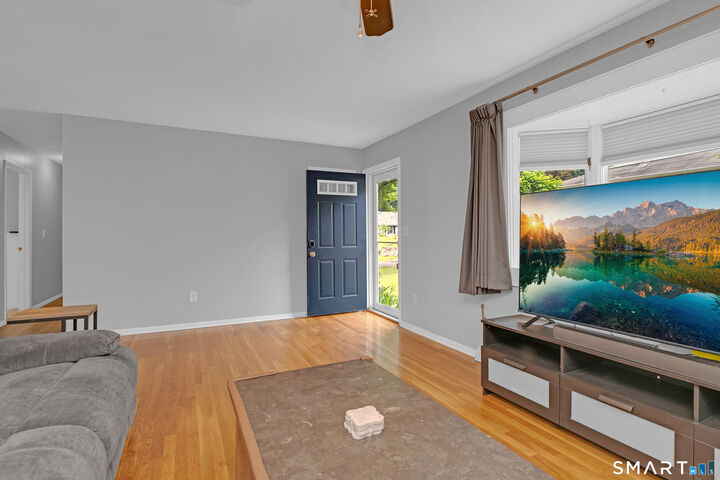 Property Photo:  30 Maplewood Street  CT 06708 