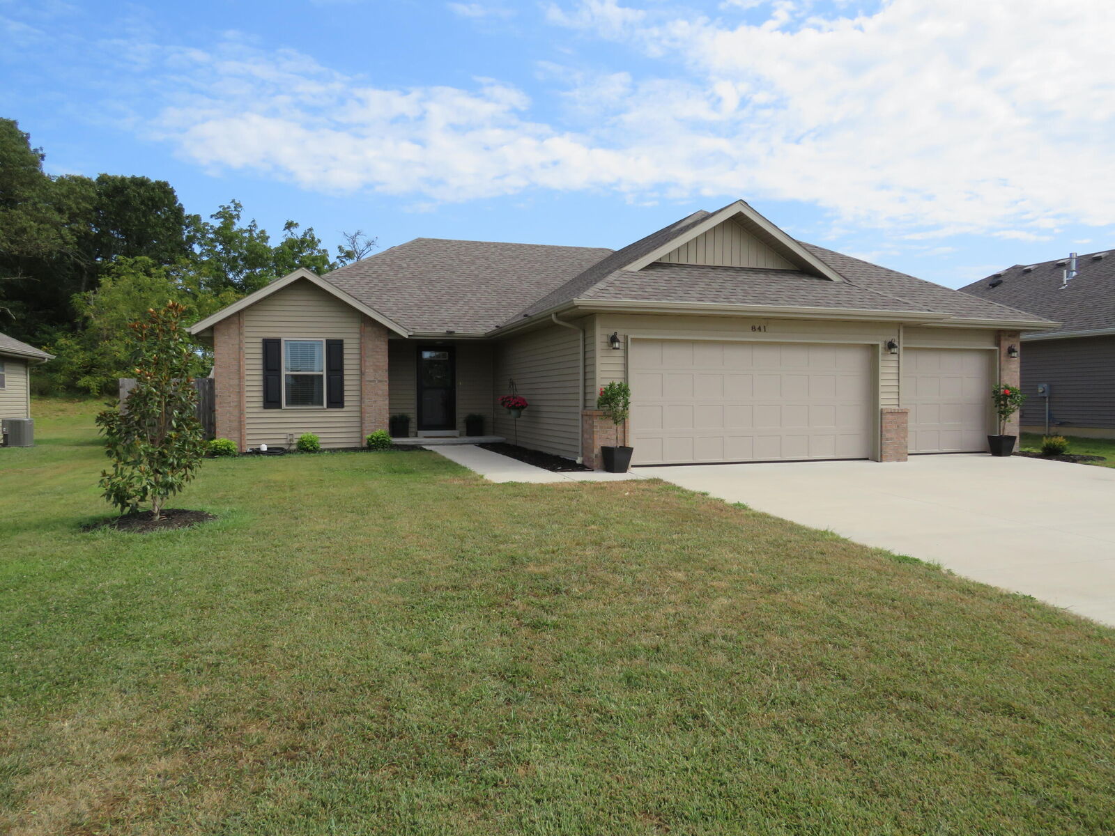 Property Photo:  841 Jefferson Street  MO 65742 