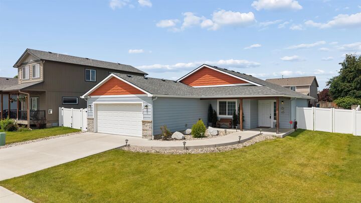 Property Photo:  1609 E Marilyn Cir  WA 99006 