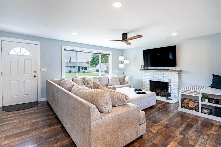 Property Photo:  2811 E 39th Ave  WA 99223 