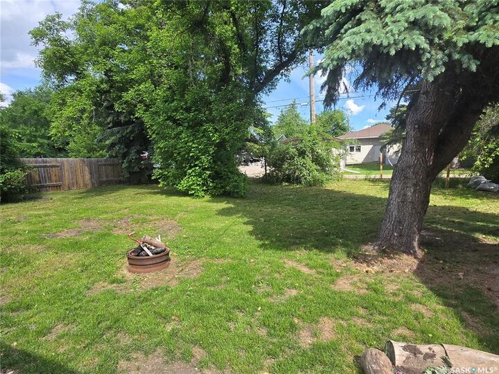 Property Photo:  27 Antrim Street  SK S0K 2M0 