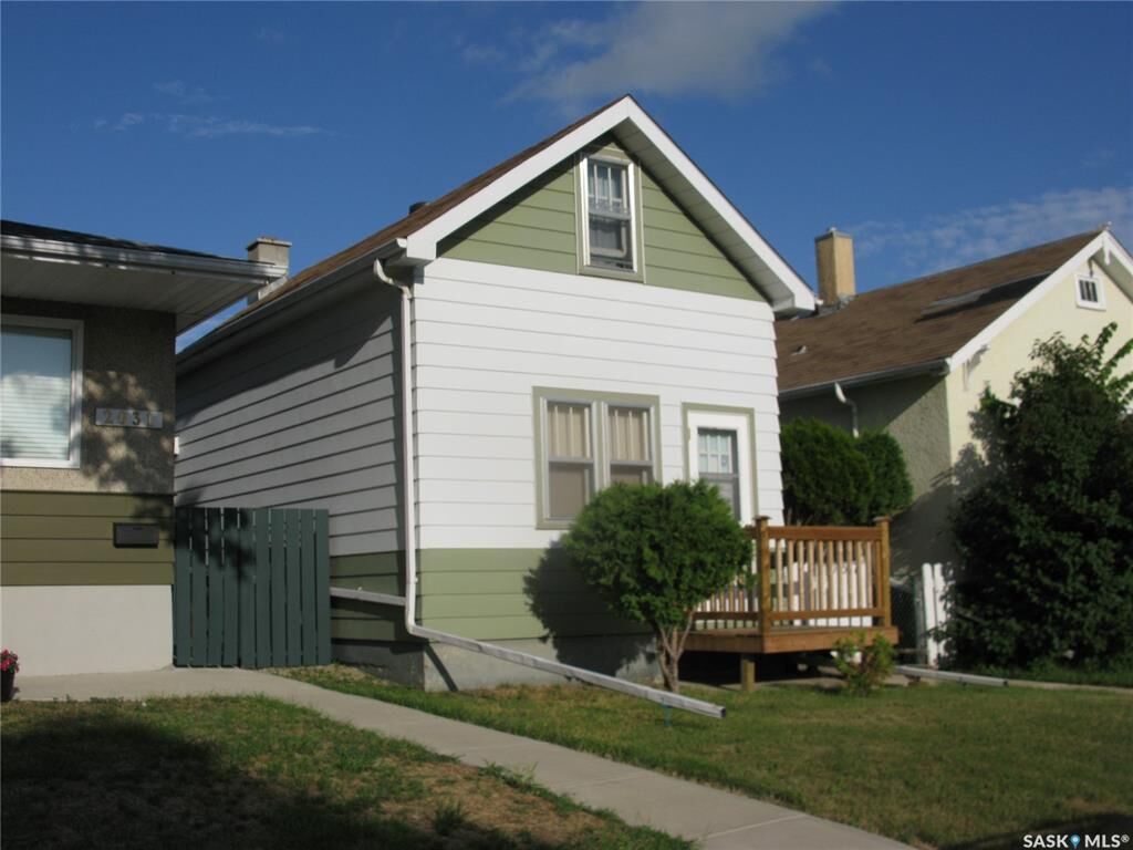 Property Photo: 2037 Reynolds Street SK S4N 3M9