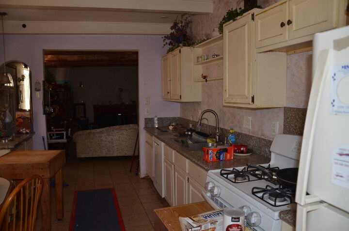 Property Photo:  967 E Mountain View Avenue  CA 93257 