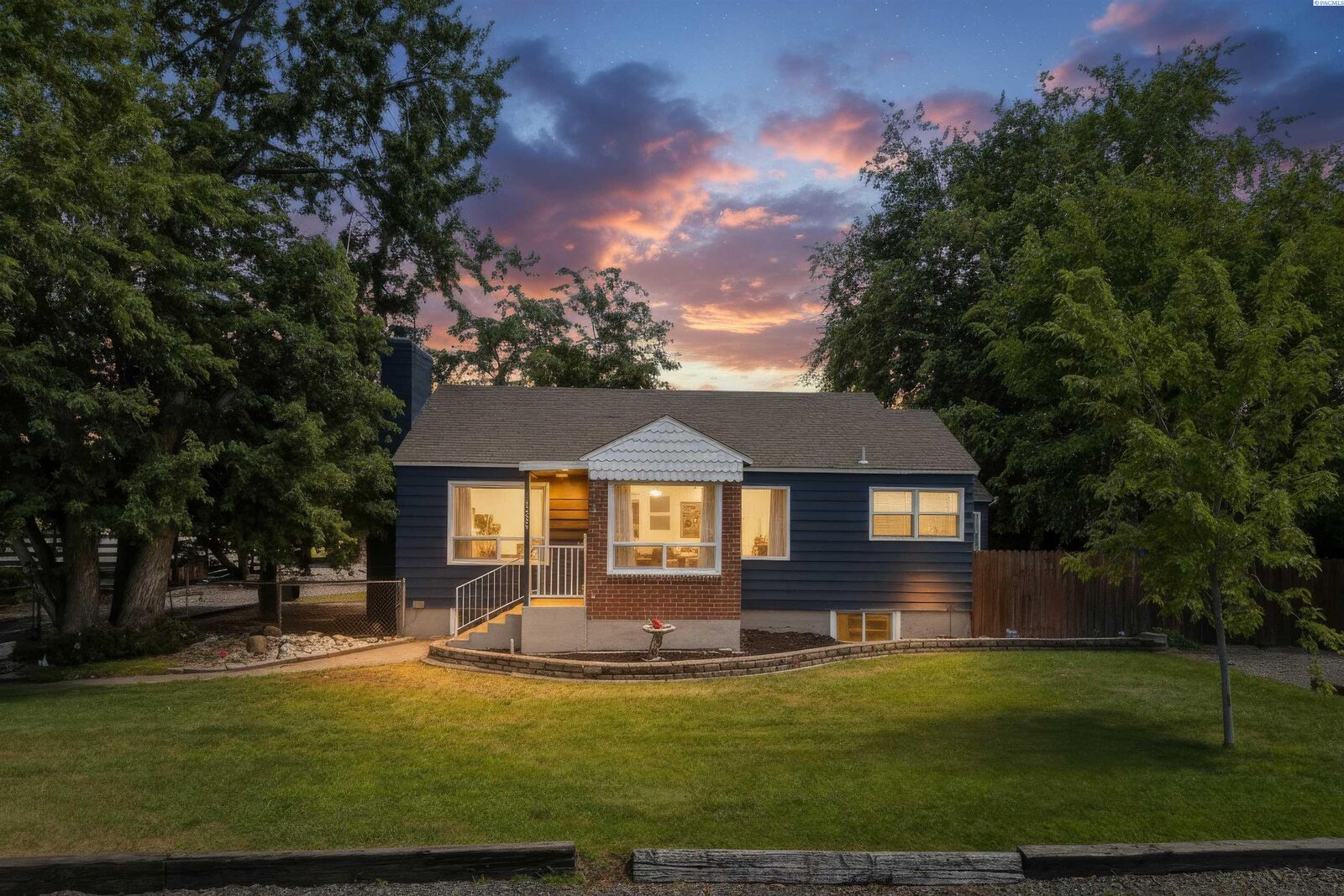 Property Photo: 1325 Road 44 WA 99301