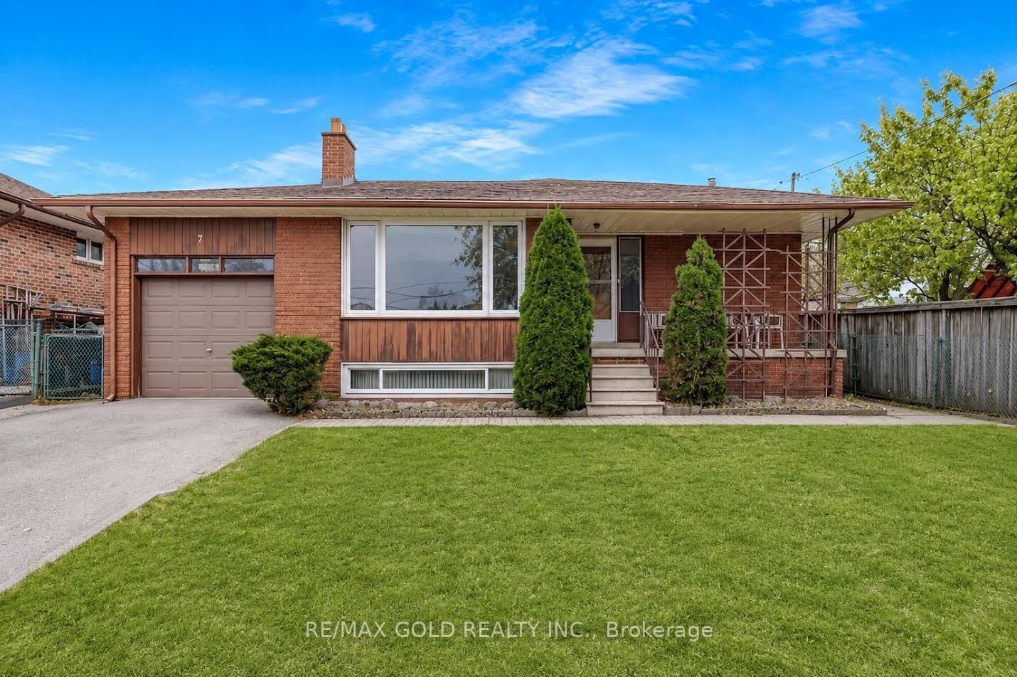 Property Photo:  7 Larchmere Avenue  ON M9L 2N2 