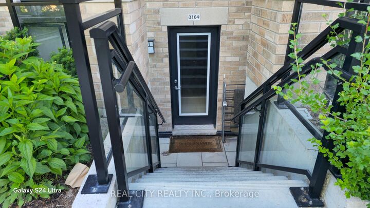 Property Photo:  60 Elizabeth Street 3104  ON L4C 5W2 