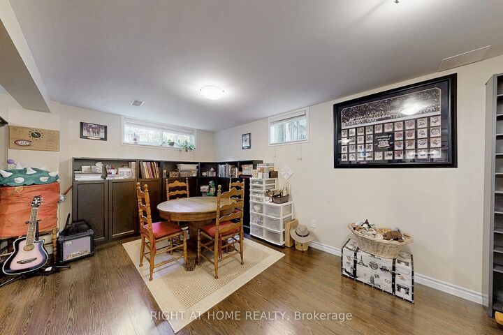 Property Photo: 907 Fourth Street ON L5E 1J8